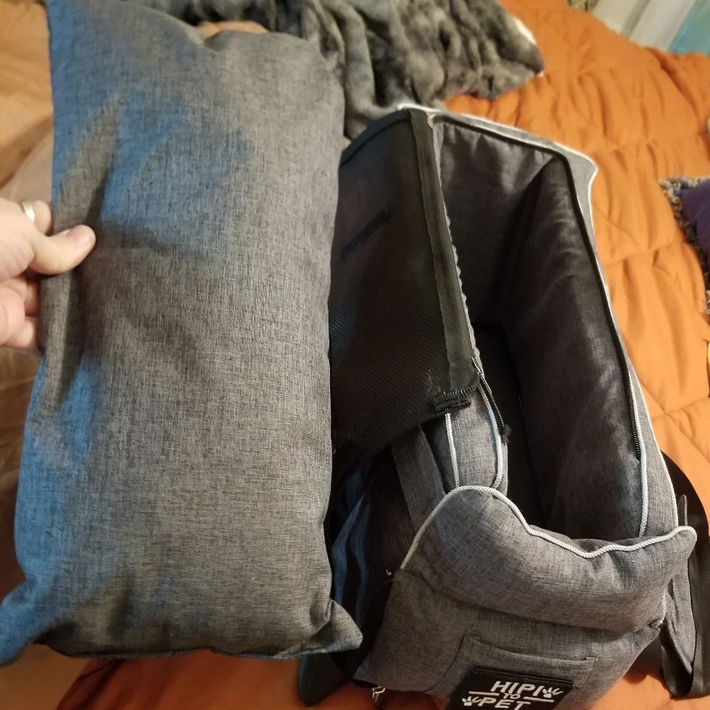 LITTLE FAMILY MEMBER CAR SEAT! NEW WOT